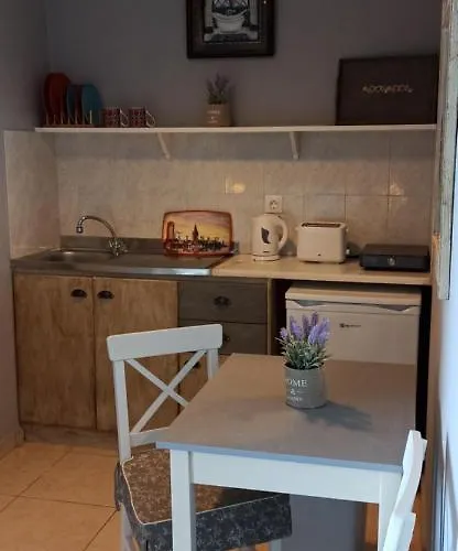 Ξενοδοχείο με διαμερίσματα Pillbox Seafront And 4*