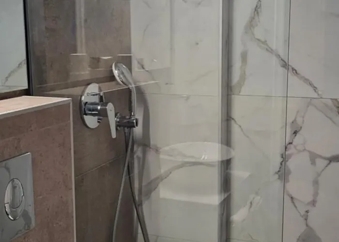 Pillbox Seafront And شقة فندقية