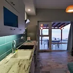 Hotel apartamentowy Pillbox Seafront And