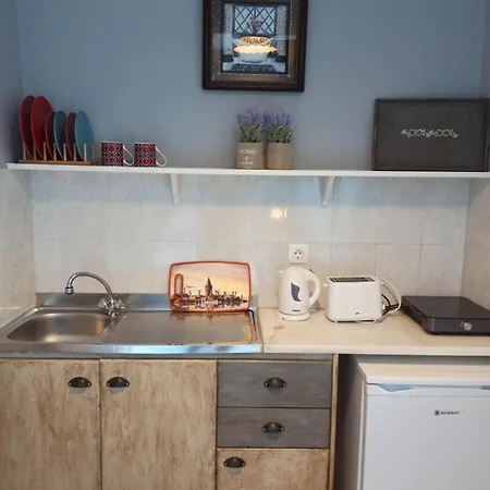 Pillbox Seafront And Apart Otel 4*