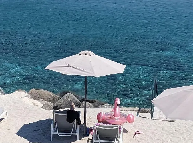 Pillbox Seafront And Aparthotel 4*